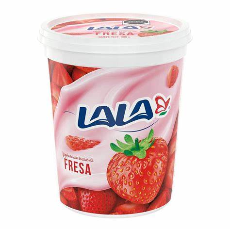 [0000330] YOGHURT CON TROZOS DE FRESA LALA 900G